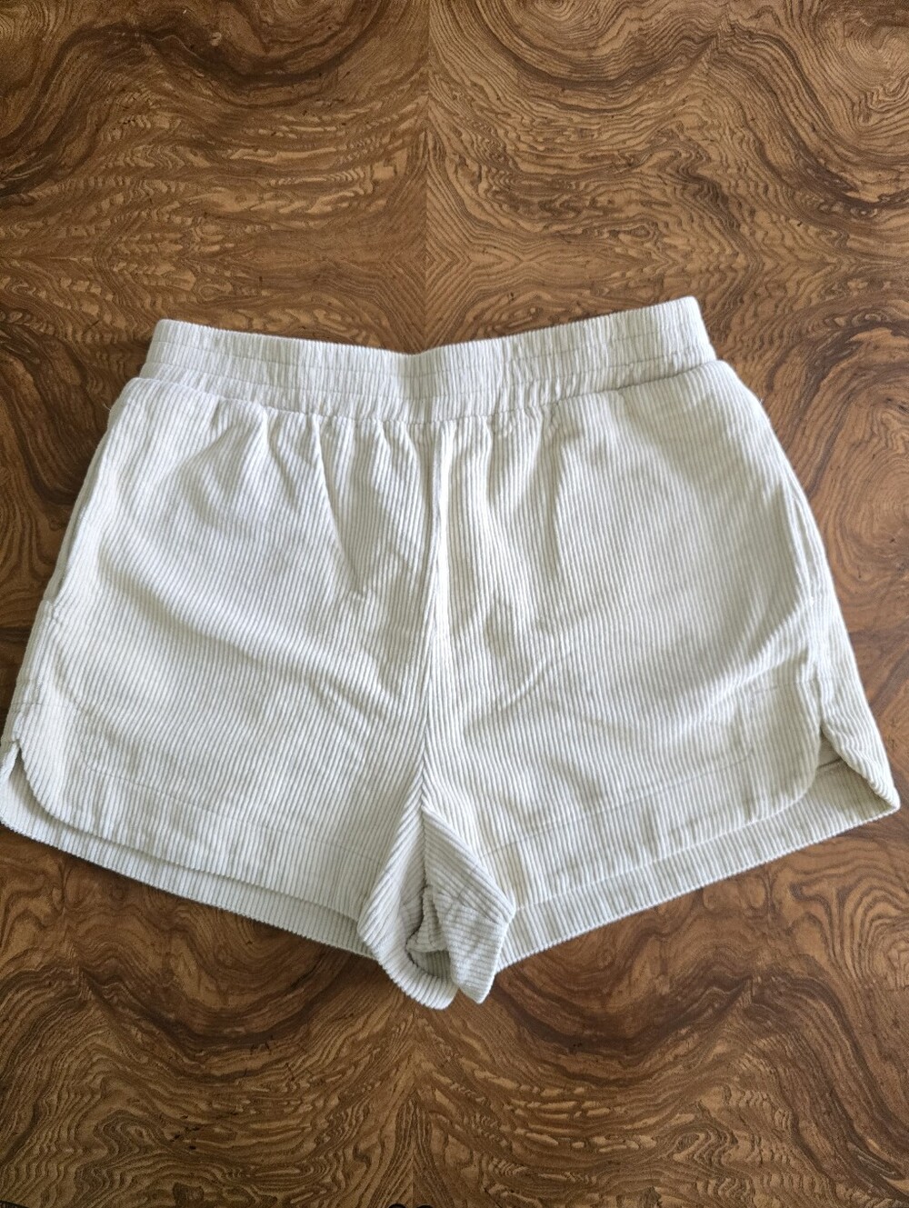 She+Sky Women's Cream Corduroy Elastic Waist Pull-On Shorts Size Large